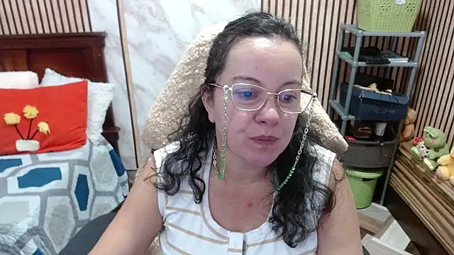 Sonialorens  online show from March 2026 09:43:02 PM