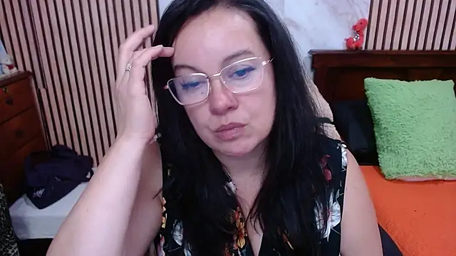 Snapshot of Sonialorens_ chatting on October 2025 09:49:02 PM Sonialorens  online show from October 2025 09:49:02 PM