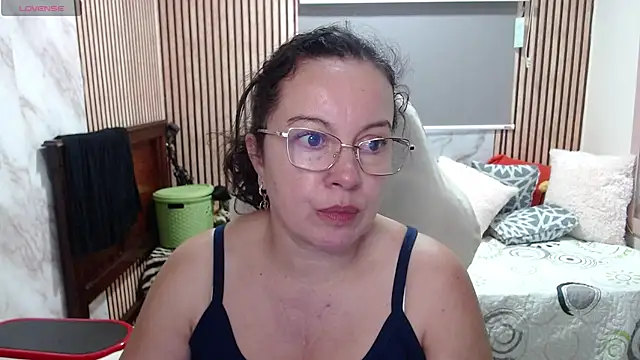 Snapshot of Sonialorens_ chatting on May 2026 09:52:02 PM Sonialorens online show from May 2026 09:52:02 PM