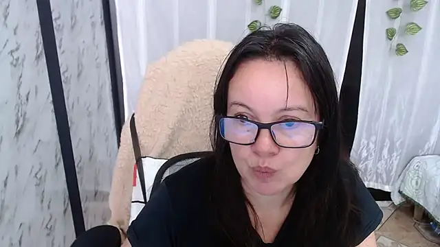 Snapshot of Sonialorens_ chatting on March 2025 04:33:02 PM Sonialorens  online show from March 2025 04:33:02 PM