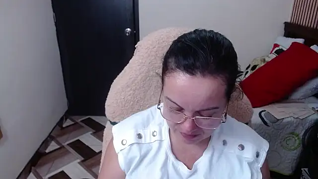 Sonialorens  online show from January 2026 10:49:01 PM
