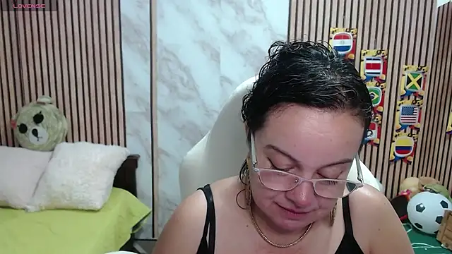 Snapshot of Sonialorens_ chatting on July 2026 04:40:02 PM Sonialorens online show from July 2026 04:40:02 PM