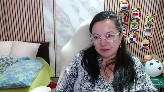 Snapshot of Sonialorens_ chatting on June 2026 07:30:02 PM Sonialorens online show from June 2026 07:30:02 PM