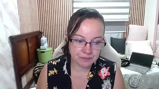 Snapshot of Sonialorens_ chatting on June 2026 08:21:01 PM Sonialorens online show from June 2026 08:21:01 PM