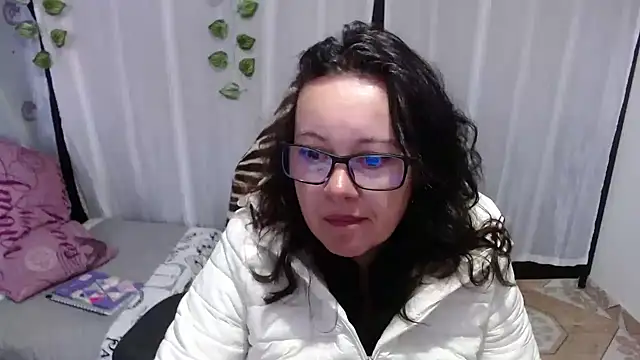 Snapshot of Sonialorens_ chatting on February 2025 12:26:02 PM Sonialorens  online show from February 2025 12:26:02 PM