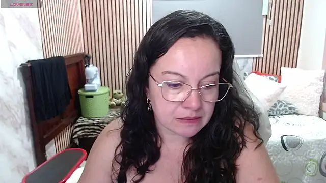Snapshot of Sonialorens_ chatting on May 2026 09:33:01 PM Sonialorens online show from May 2026 09:33:01 PM