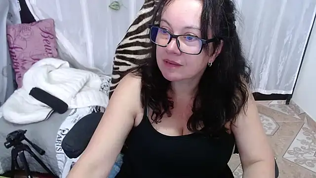 Snapshot of Sonialorens_ chatting on February 2025 06:51:01 PM Sonialorens  online show from February 2025 06:51:01 PM