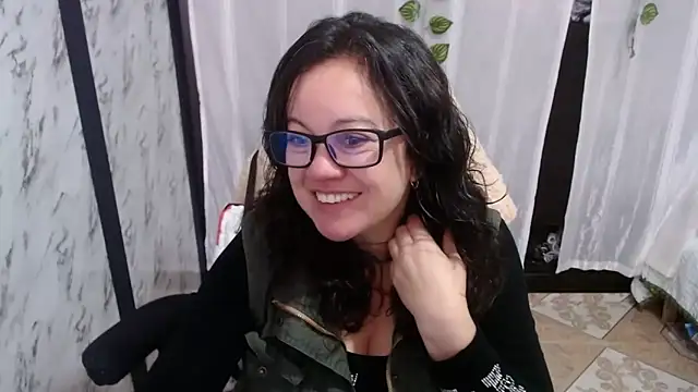 Snapshot of Sonialorens_ chatting on March 2025 12:44:02 PM Sonialorens  online show from March 2025 12:44:02 PM