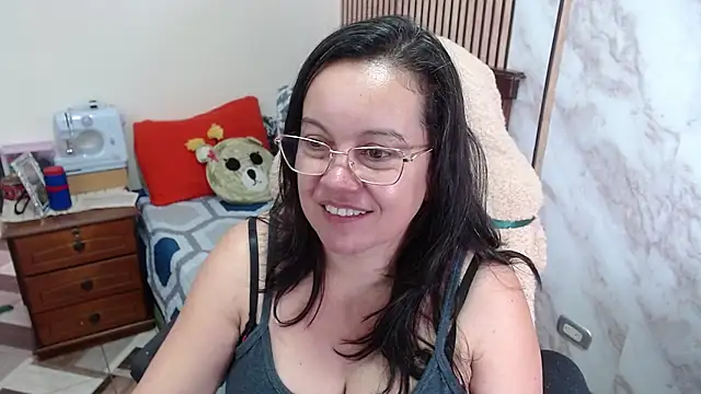 Sonialorens  online show from January 2026 07:12:01 PM