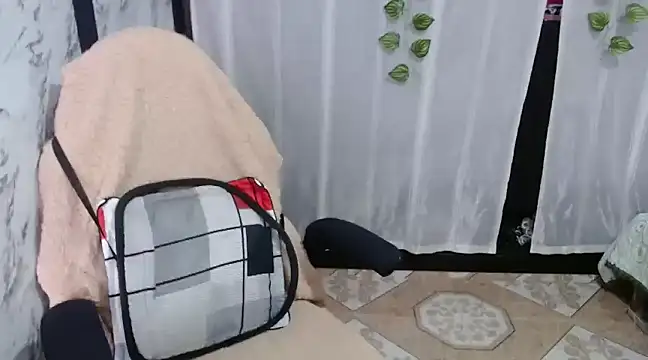 Snapshot of Sonialorens_ chatting on February 2025 02:19:02 PM Sonialorens  online show from February 2025 02:19:02 PM