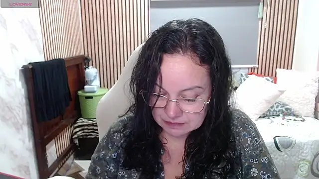 Snapshot of Sonialorens_ chatting on May 2026 04:04:01 PM Sonialorens online show from May 2026 04:04:01 PM