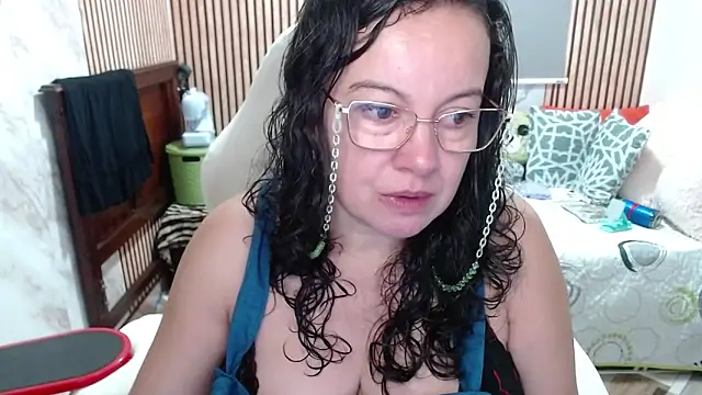 Snapshot of Sonialorens_ chatting on May 2026 02:35:01 PM Sonialorens online show from May 2026 02:35:01 PM
