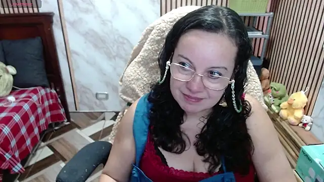 Sonialorens  online show from March 2026 08:18:01 PM