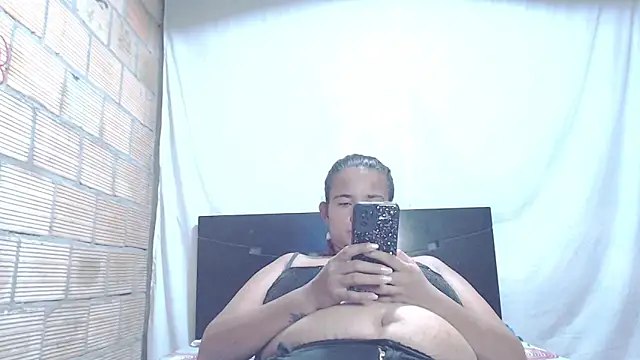 Snapshot of isabella_dirty69 chatting on March 2025 06:03:02 AM isabella dirty69 online show from March 2025 06:03:02 AM