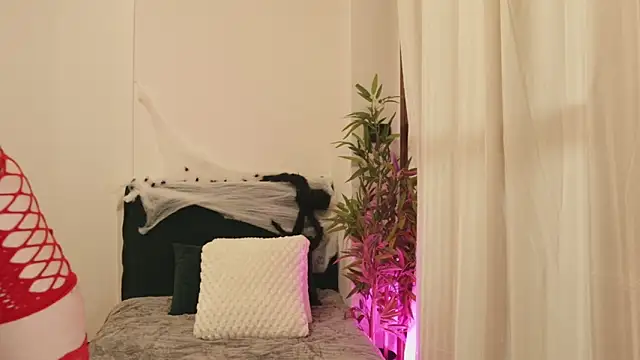 Luna Riva online show from October 2025 09:41:01 AM