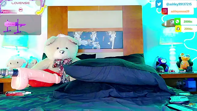 ashley 19xx online show from November 2025 12:31:01 AM