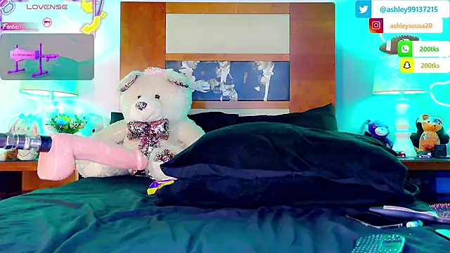 ashley 19xx online show from November 2025 03:05:01 AM