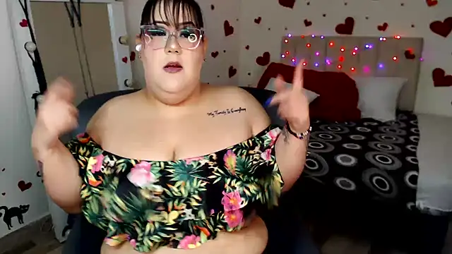 Snapshot of GiannaMorrys chatting on June 2026 03:00:01 AM GiannaMorrys online show from June 2026 03:00:01 AM