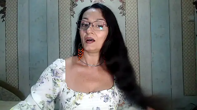 Antralyn online show from October 2025 11:34:02 AM