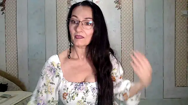 Antralyn online show from March 2025 11:43:01 AM