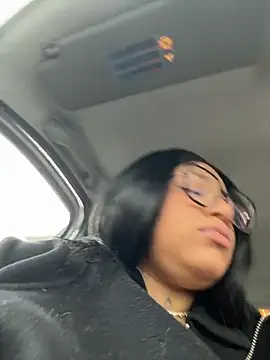 IamSashaLuv online show from December 2025 01:46:02 PM