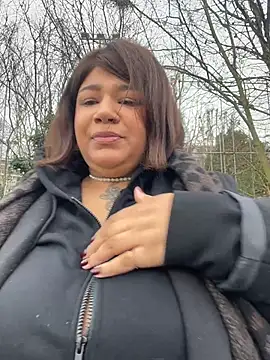 IamSashaLuv online show from December 2025 09:41:01 AM