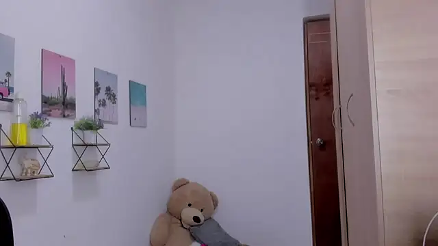 Emma lean online show from March 2026 10:51:01 PM