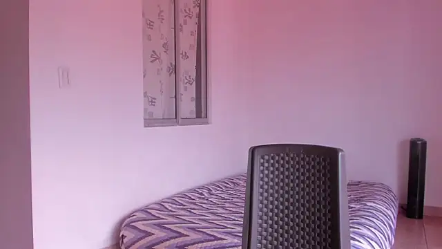 Emma lean online show from December 2025 04:00:01 PM