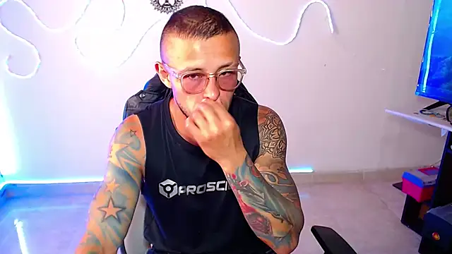 sebastian horny online show from December 2025 05:25:02 PM