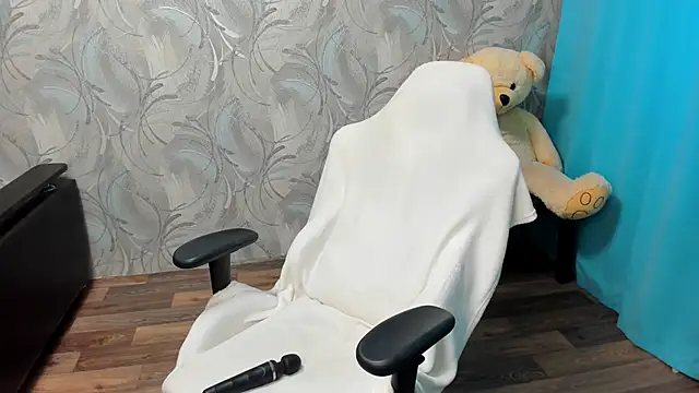 Kitty8meow online show from November 2025 09:13:01 AM