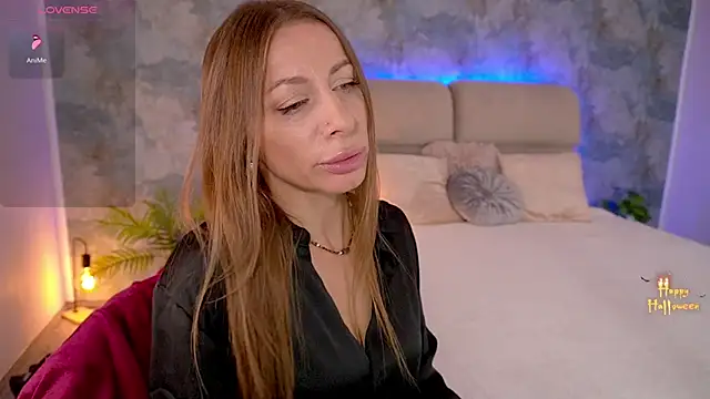 MirandaHobbs online show from November 2025 08:29:01 AM