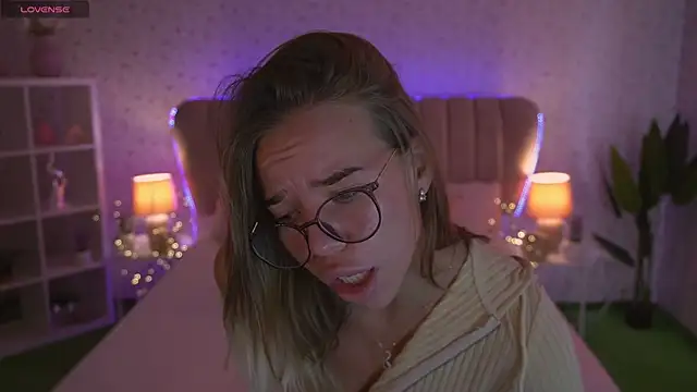 Sexy Ira online show from September 2025 07:48:01 AM