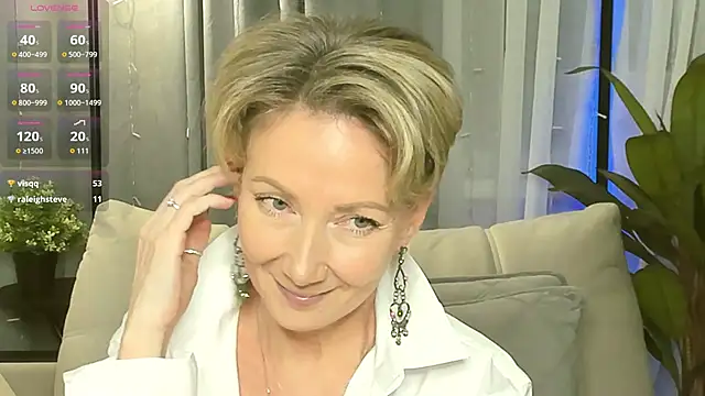 AkexandraFix online show from November 2025 01:10:01 PM