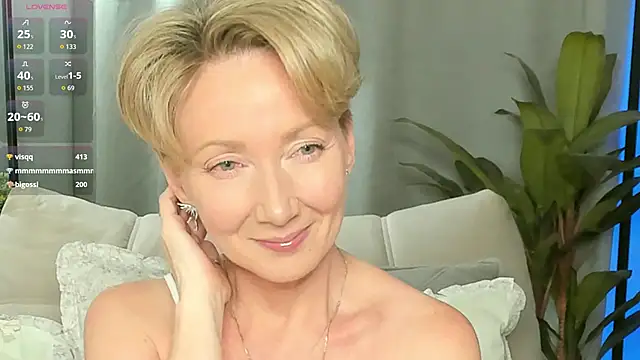 Snapshot of AkexandraFix chatting on May 2026 06:05:02 PM AkexandraFix online show from May 2026 06:05:02 PM