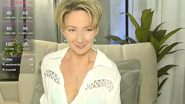 AkexandraFix online show from November 2025 01:05:01 PM