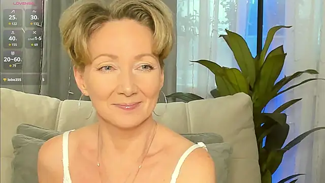 Snapshot of AkexandraFix chatting on February 2026 02:08:02 PM AkexandraFix online show from February 2026 02:08:02 PM