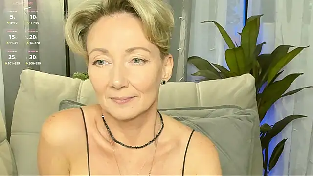 Snapshot of AkexandraFix chatting on September 2025 01:12:01 PM AkexandraFix online show from September 2025 01:12:01 PM