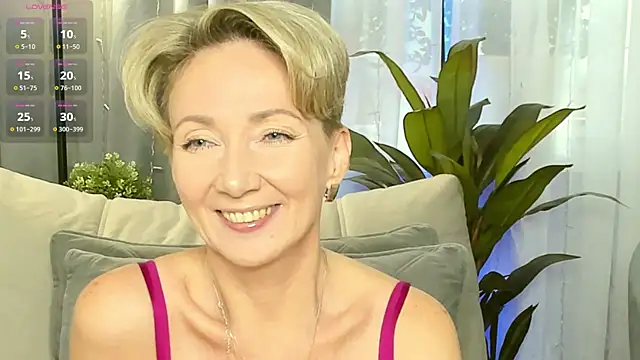 Snapshot of AkexandraFix chatting on September 2025 12:45:02 PM AkexandraFix online show from September 2025 12:45:02 PM