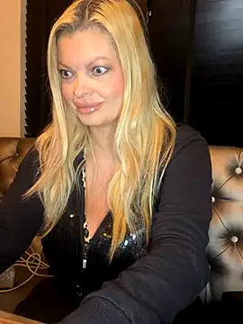 Snapshot of Lisavontease chatting on October 2025 04:36:01 AM Lisavontease online show from October 2025 04:36:01 AM