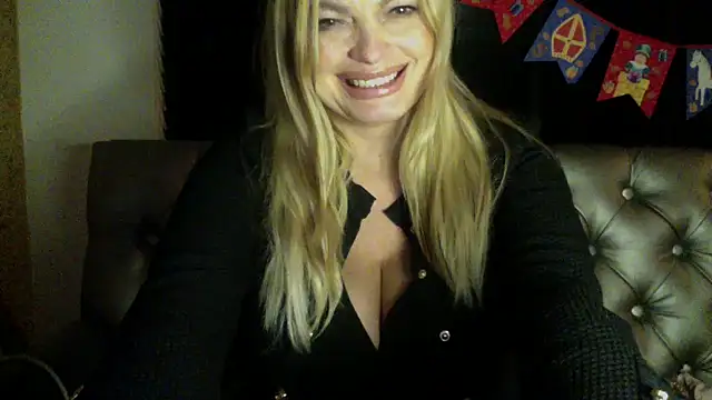 Lisavontease online show from November 2025 10:21:02 PM