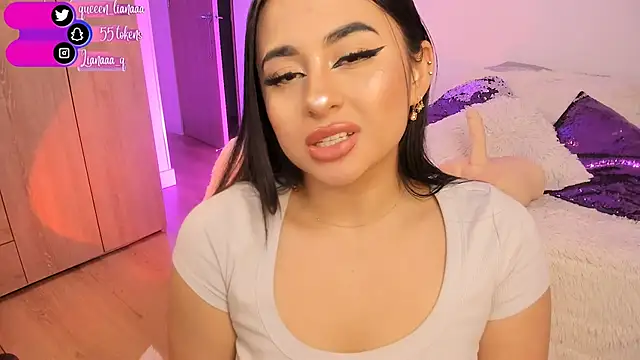 Snapshot of Queen_liana chatting on January 2025 08:02:02 AM Queen liana online show from January 2025 08:02:02 AM