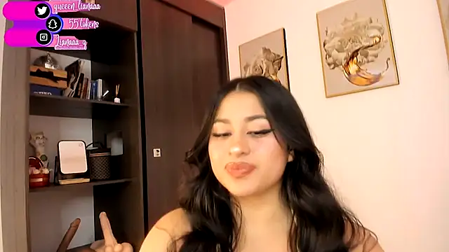 Snapshot of Queen_liana chatting on September 2025 05:14:02 AM Queen liana online show from September 2025 05:14:02 AM