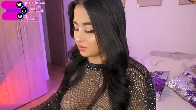 Snapshot of Queen_liana chatting on January 2025 05:23:02 AM Queen liana online show from January 2025 05:23:02 AM