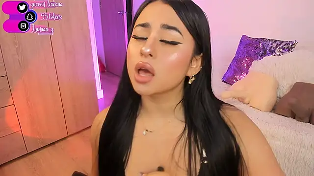 Snapshot of Queen_liana chatting on January 2025 09:15:02 AM Queen liana online show from January 2025 09:15:02 AM