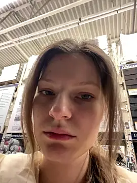 Snapshot of MaryHiggins chatting on December 2025 02:01:02 PM MaryHiggins online show from December 2025 02:01:02 PM