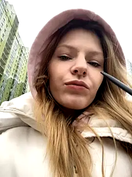 Snapshot of MaryHiggins chatting on November 2025 10:19:01 AM MaryHiggins online show from November 2025 10:19:01 AM