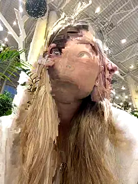 MaryHiggins online show from December 2025 12:52:02 PM