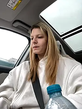 Snapshot of MaryHiggins chatting on October 2025 09:30:01 AM MaryHiggins online show from October 2025 09:30:01 AM