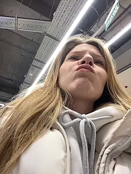 Snapshot of MaryHiggins chatting on November 2025 08:03:02 AM MaryHiggins online show from November 2025 08:03:02 AM