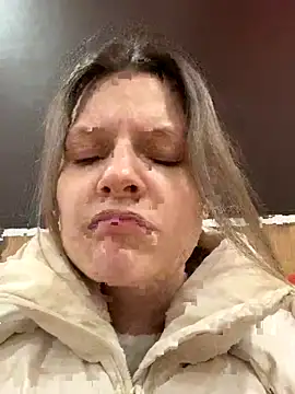 Snapshot of MaryHiggins chatting on December 2025 09:12:01 PM MaryHiggins online show from December 2025 09:12:01 PM